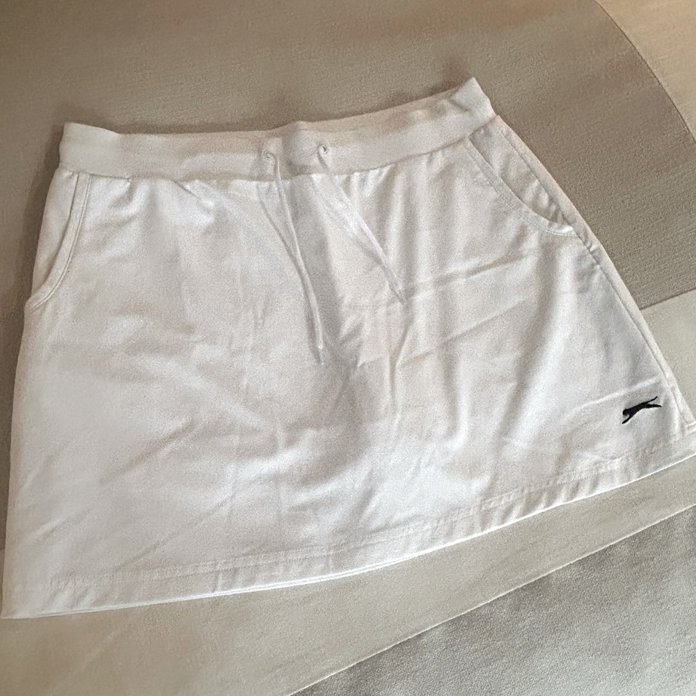 Women’s golf skirt with shorts, size 10, white